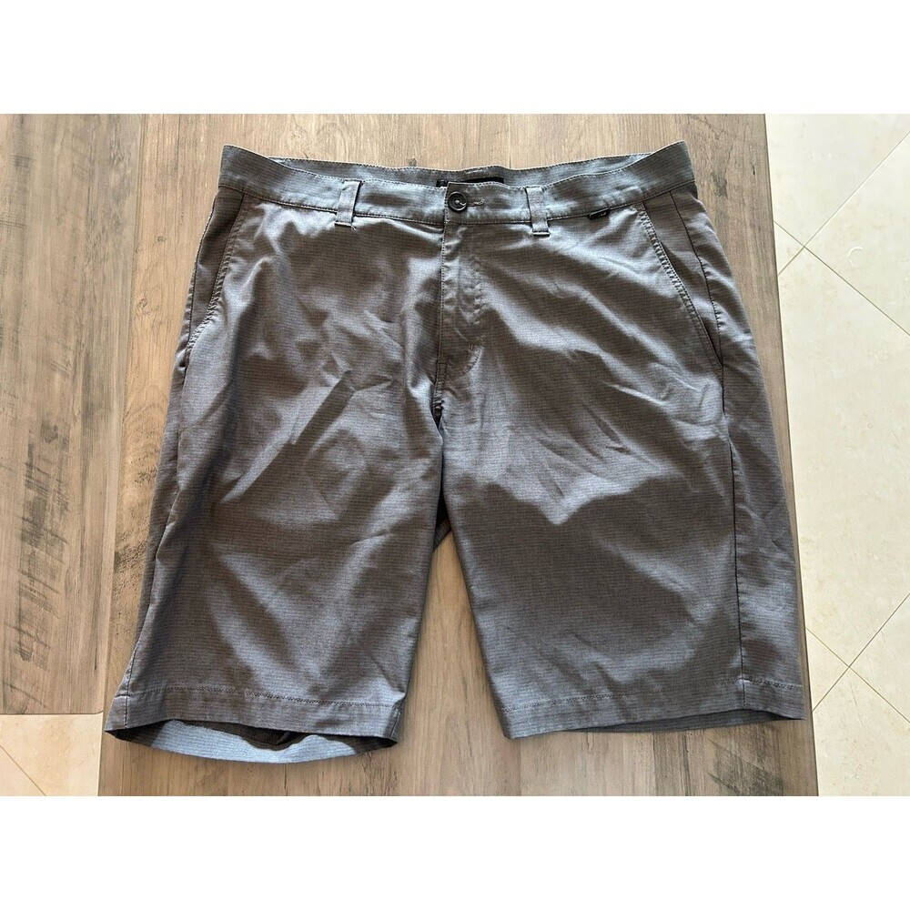 Travis Mathew Golf Chino Shorts Light Gray Men’s Size 34